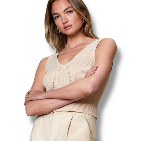 Banana Republic Tops - Banana Republic Chic Cropped Beige Knit Sleeveless Sweater Vest Top